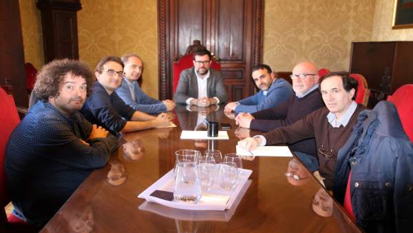 Alcalde de Palma, Antoni Noguera, con representantes pequeño com Alcalde de Palma, Antoni Noguera, con representantes pequeño com