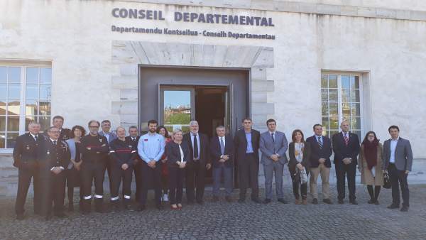 Asistentes a la reunión de lanzamiento del proyecto ALERT, en Bayona. Asistentes a la reunión de lanzamiento del proyecto ALERT, en Bayona.