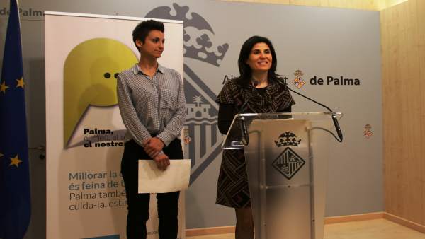 La regidora de Salud y Consumo, Antonia Martín y la directora de mercados La regidora de Salud y Consumo, Antonia Martín y la directora de mercados
