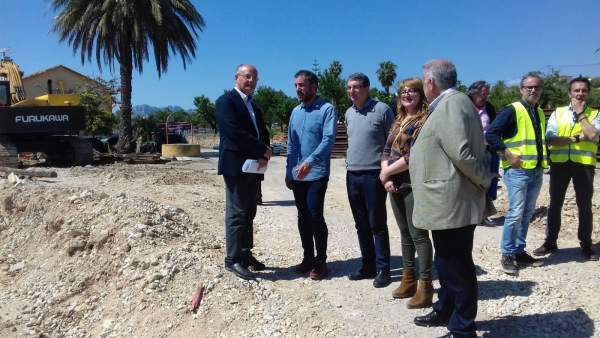 Carlos Domingo, primero por la izquierda, junto al alcalde de Benissa Carlos Domingo, primero por la izquierda, junto al alcalde de Benissa