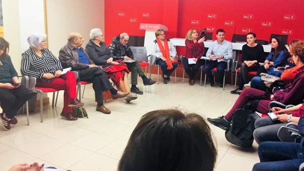 Miembros del PSOE durante la reunión con las asociaciones. 17-4-2018 Miembros del PSOE durante la reunión con las asociaciones. 17-4-2018