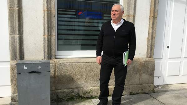 Manuel Martínez junto a la sede de Suplusa en Lugo. Manuel Martínez junto a la sede de Suplusa en Lugo.