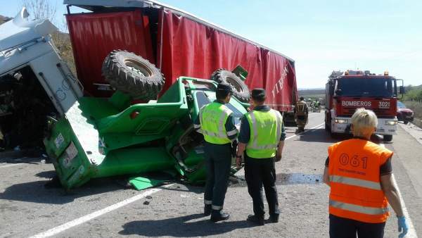 El accidente ha ocurrido en la N-122, a la altura de Torrellas (Zaragoza) El accidente ha ocurrido en la N-122, a la altura de Torrellas (Zaragoza)