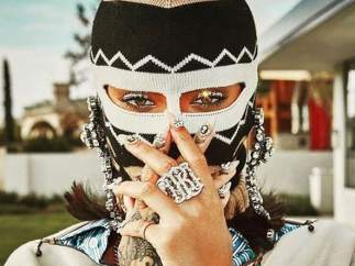 Rihanna con una pasamontañas