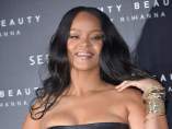 Rihanna la lía en Instagram con sus transparencias