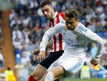 La virguería de Cristiano alivia un mal trago en el Bernabéu