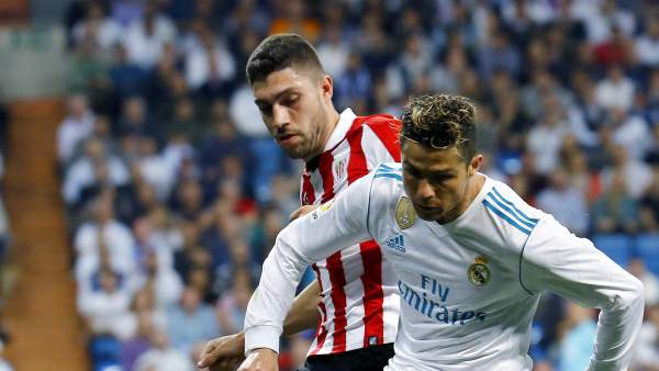 Núñez y Ronaldo, durante el partido de ayer Núñez y Ronaldo, durante el partido de ayer