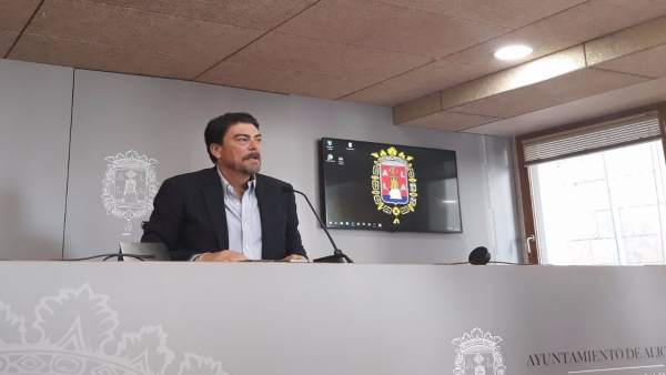 Luis Barcala (PP), nou alcalde d'Alacant en no aconseguir els 15 vots Montesinos (PSPV) Luis Barcala (PP), nou alcalde d'Alacant en no aconseguir els 15 vots Montesinos (PSPV)