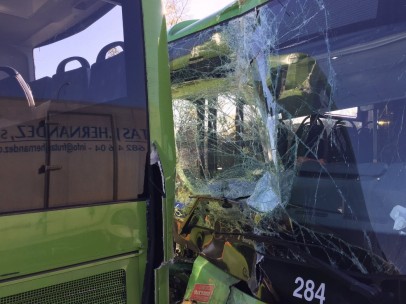 Colisión entre dos autobuses interurbanos