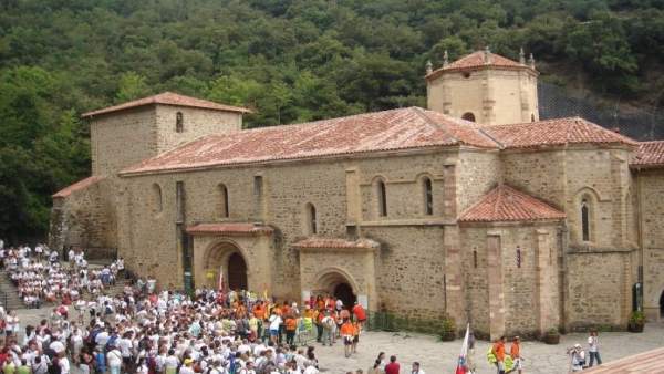 Peregrinos en Santo Toribio por el Año Jubilar Peregrinos en Santo Toribio por el Año Jubilar