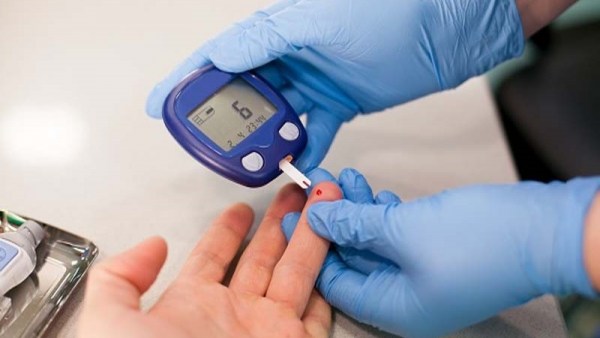 Prueba de la glucosa, diabetes, glucómetro Prueba de la glucosa, diabetes, glucómetro