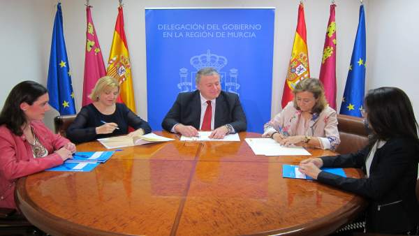 FIRMA DELEGADO, CONSEJERA Y DELEGADA VIOLENCIA GÉNERO FIRMA DELEGADO, CONSEJERA Y DELEGADA VIOLENCIA GÉNERO