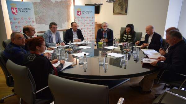 Reunión de Majo con las juntas vecinales de León 19-4-2018 Reunión de Majo con las juntas vecinales de León 19-4-2018