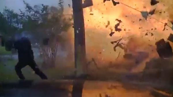 Impresionante explosión de una casa en Texas