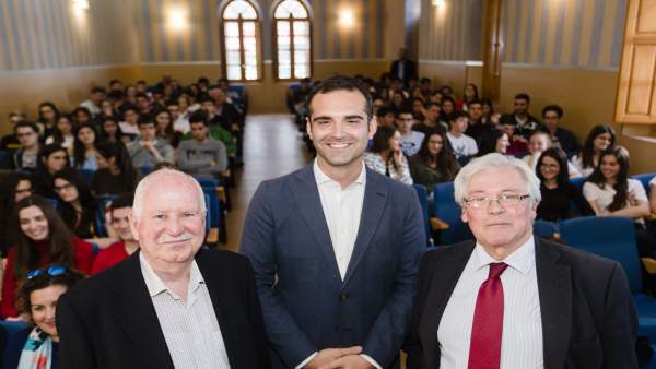 Fernández-Pacheco, en las jornadas sobre el tren de la Compañía de Fernández-Pacheco, en las jornadas sobre el tren de la Compañía de