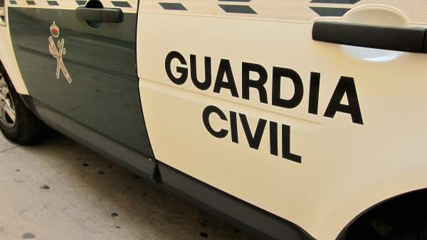 Uno de los coches de la Guardia Civil. Uno de los coches de la Guardia Civil.