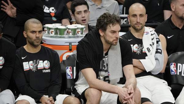 Parker, Gasol y Ginobili, en el banquillo Parker, Gasol y Ginobili, en el banquillo