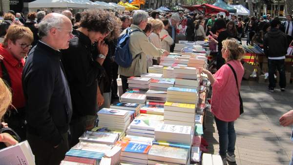 Sant Jordi en la Rambla de Barcelona Sant Jordi en la Rambla de Barcelona