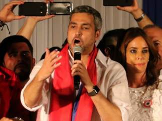 Mario Abdo Benítez gana las elecciones en Paraguay