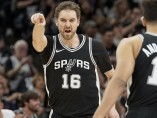 Los Spurs de Pau logran un triunfo especial ante los Warriors y siguen con vida en los 'playoffs' de la NBA