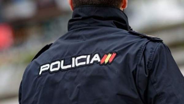 Un agente de la Policía Nacional en imagen de archivo Un agente de la Policía Nacional en imagen de archivo