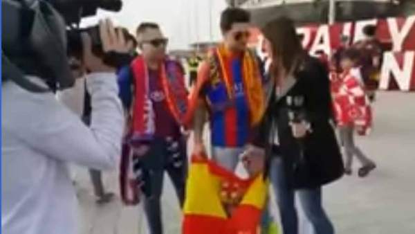 Entrevista de Barça TV a un aficionado Entrevista de Barça TV a un aficionado