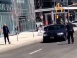 El detenido por el atropello múltiple en Toronto, al policía que lo arrestó: "Mátame, dispara a la cabeza"