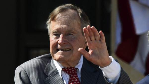 Resultado de imagen para muere george bush