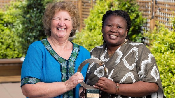Makoma Lekalakala y Liz McDaid, ganadoras del Premio Goldman Makoma Lekalakala y Liz McDaid, ganadoras del Premio Goldman