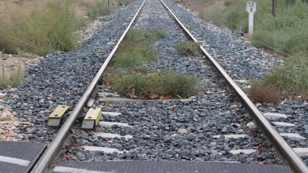 Tren, paso a nivel Tren, paso a nivel