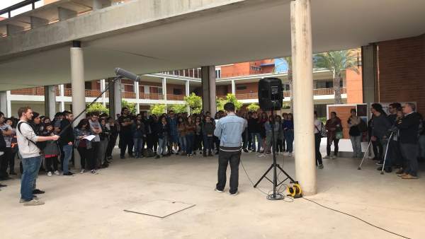 Concentración en el campus de Gandia de la UPV Concentración en el campus de Gandia de la UPV
