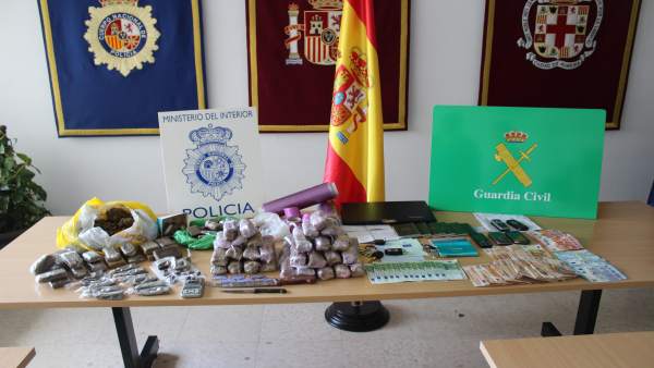 Intervención de Policía y Guardia Civil de una banda que introducía inmigrantes Intervención de Policía y Guardia Civil de una banda que introducía inmigrantes