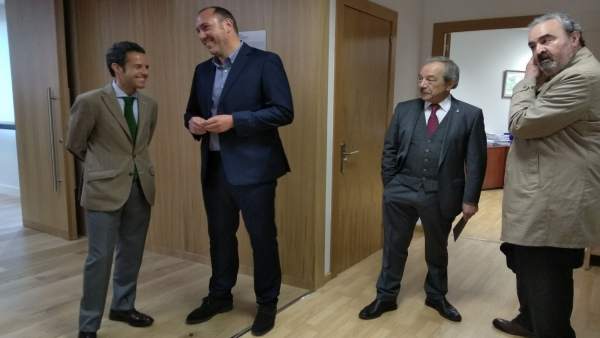 El coordinador de las jornadas antes de iniciarse las mismas. El coordinador de las jornadas antes de iniciarse las mismas.