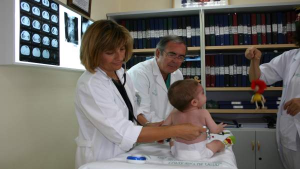 Consulta de pediatría Consulta de pediatría