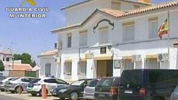 Cuartel de la Guardia Civil de La Palma del Condado (Huelva). Cuartel de la Guardia Civil de La Palma del Condado (Huelva).