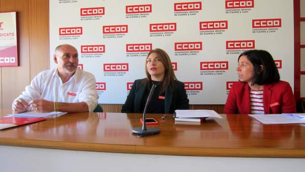 Representantes de CCOO en rueda de prensa. Representantes de CCOO en rueda de prensa.