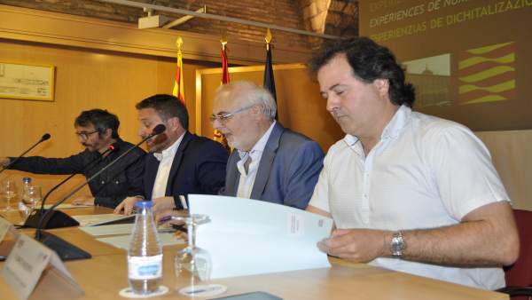 El taller de Linguatec se ha realizado en el Edificio Pignatelli. El taller de Linguatec se ha realizado en el Edificio Pignatelli.