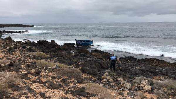 Patera en La Graciosa Patera en La Graciosa
