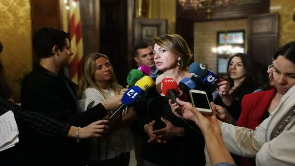 Margalida Durán atiende a los medios Margalida Durán atiende a los medios