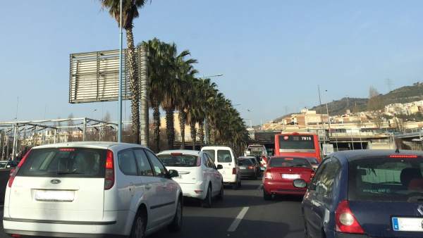 Atasco en la Ronda de Dalt de Barcelona Atasco en la Ronda de Dalt de Barcelona