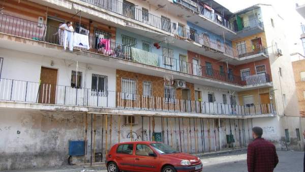 Apuntalamiento de El Patio Apuntalamiento de El Patio