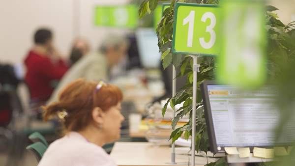 Generalitat assegura que la tendència anual és positiva malgrat l'increment "previsible" de l'atur en el trimestre Generalitat assegura que la tendència anual és positiva malgrat l'increment "previsible" de l'atur en el trimestre