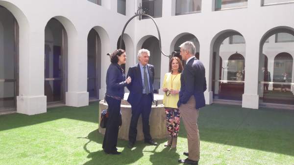 Ibercaja y Gobierno de Aragón han renovado su colaboración en estos centros Ibercaja y Gobierno de Aragón han renovado su colaboración en estos centros