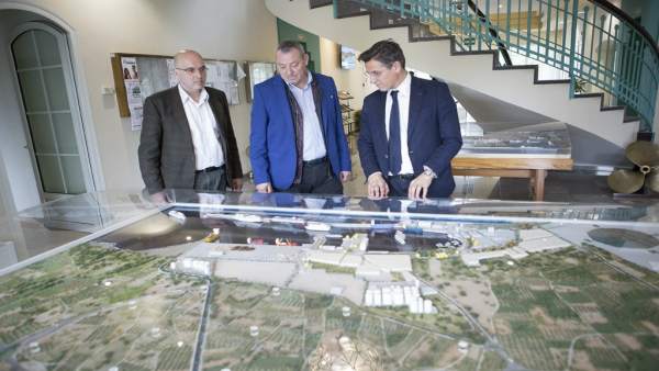 Visita de Luis Salvador (Cs) al puerto de Motril (Granada) Visita de Luis Salvador (Cs) al puerto de Motril (Granada)