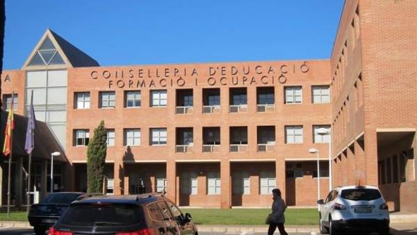 Educació rebutja l'anul·lació parcial del plurilingüisme i recorda que el decret no està en vigor Educació rebutja l'anul·lació parcial del plurilingüisme i recorda que el decret no està en vigor