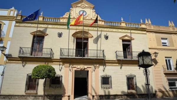 Fachada del Ayuntamiento de Ayamonte. Fachada del Ayuntamiento de Ayamonte.