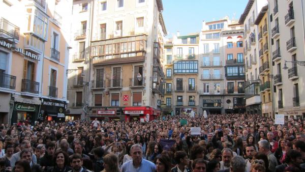 Concentración en Pamplona en rechazo a la sentecia a 'La Manada' Concentración en Pamplona en rechazo a la sentecia a 'La Manada'