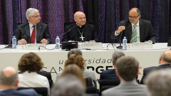 El arzobispo de Zaragoza, monseñor Vicente Jiménez, en la Universidad San Jorge El arzobispo de Zaragoza, monseñor Vicente Jiménez, en la Universidad San Jorge