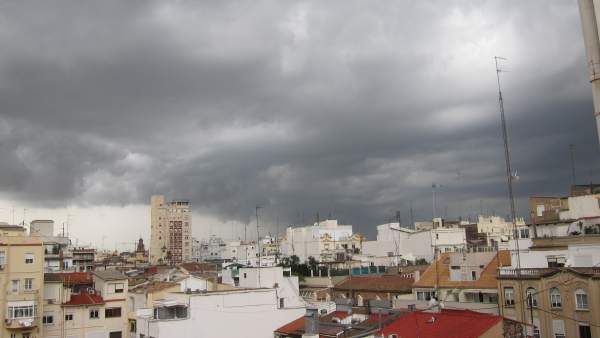 Tormenta y lluvia en Valencia Tormenta y lluvia en Valencia