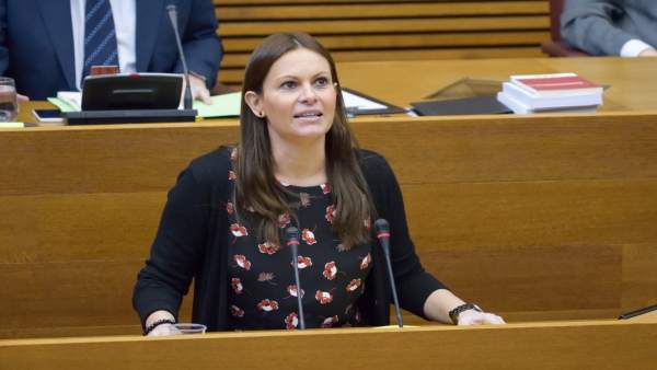 Beatriz Gascó durante una de sus intervenciones en las Corts Beatriz Gascó durante una de sus intervenciones en las Corts